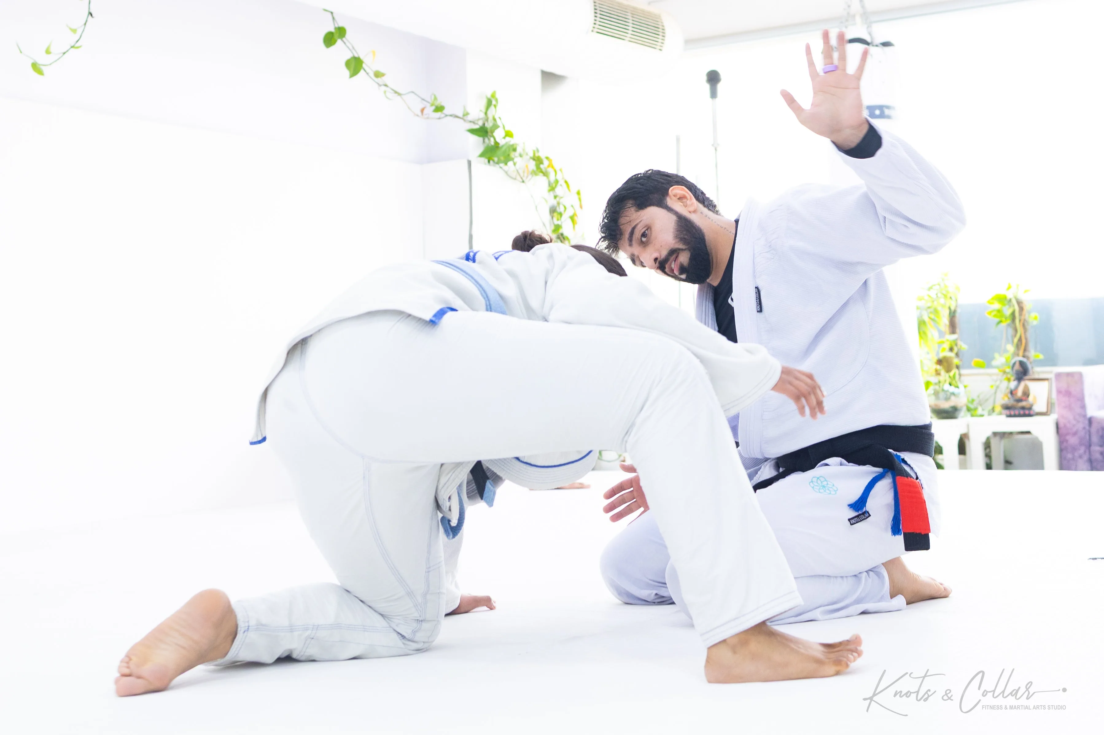 Professor Binish Sukhija BJJ black belt De La Riva lineage Knots and Collar New Delhi
